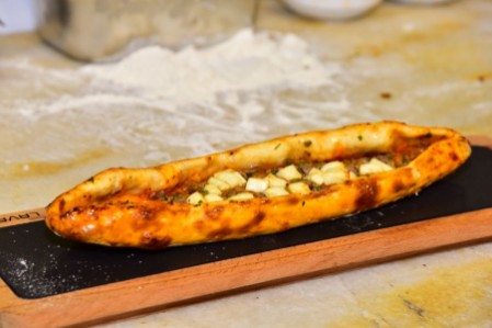 Halloumi Pide