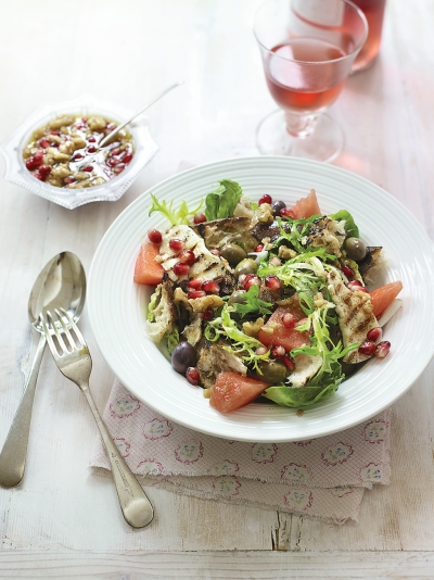 Halloumi salad with pomegranate